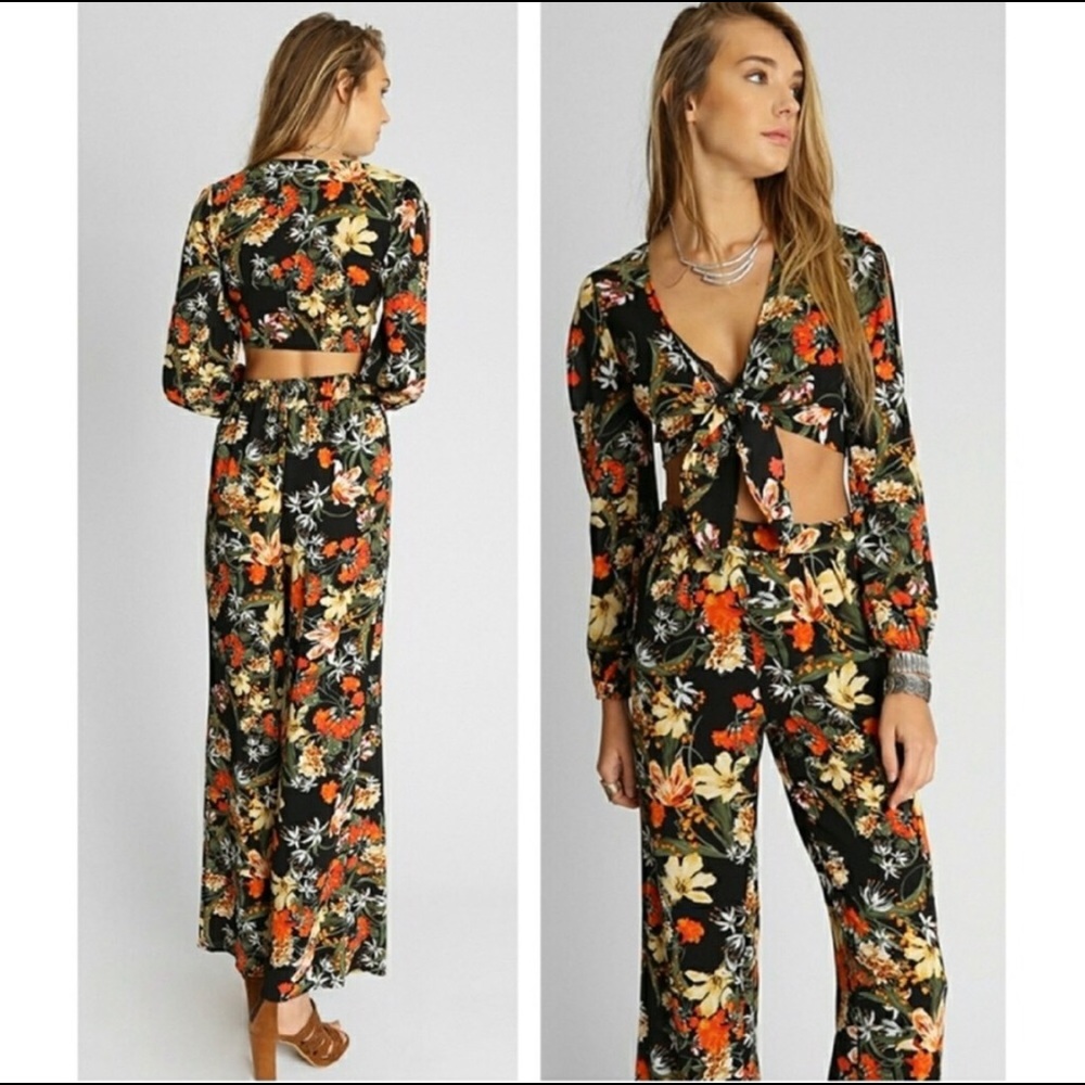 Floral 2 piece Tie crop & pants NEW WITH TAGS